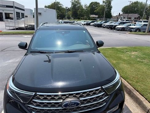 Used 2022 Ford Explorer King Ranch w/ Technology Package RWD image 2
