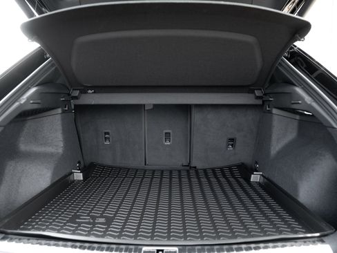 Certified 2025 Audi Q3 2.0T Premium w/ Convenience Package image 26