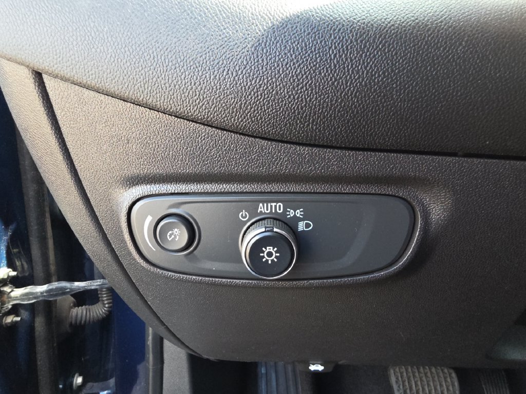 Used 2022 Chevrolet Equinox RS w/ LPO, Floor Liner Package FWD image 20