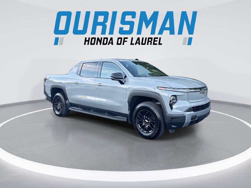 Used 2026 Chevrolet Silverado EV LT AWD/4WD image 2