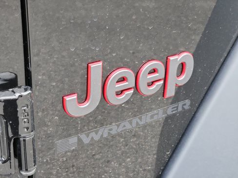 New 2024 Jeep Wrangler Unlimited Rubicon w/ Convenience Group image 24