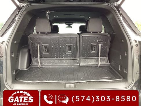 Used 2023 Chevrolet Traverse LT FWD image 11