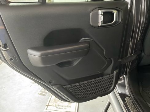 Used 2020 Jeep Wrangler Unlimited Sport S AWD/4WD image 16