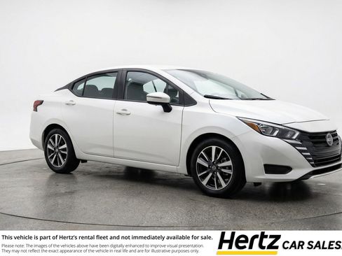 Used 2025 Nissan Versa SV image 1