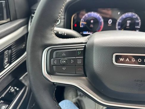 Used 2023 Jeep Wagoneer Series II RWD image 28