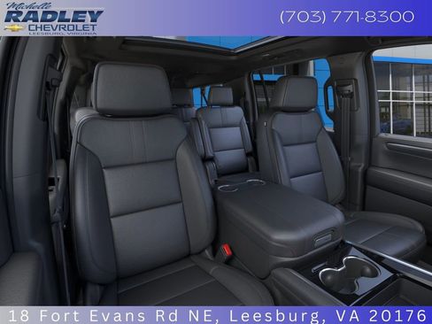 New 2026 Chevrolet Suburban RST image 18