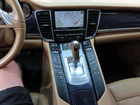 Used 2012 Porsche Panamera RWD image 27
