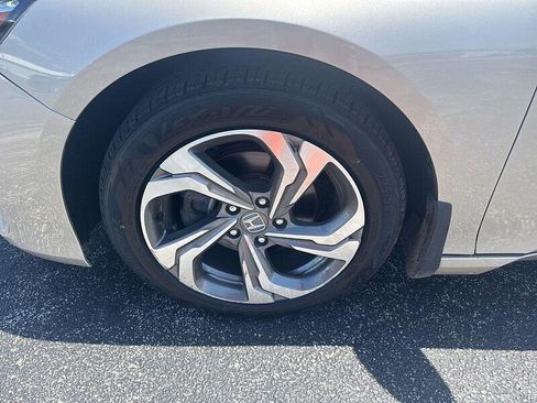 Used 2020 Honda Accord EX image 17