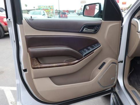 Used 2017 Chevrolet Suburban LT image 12
