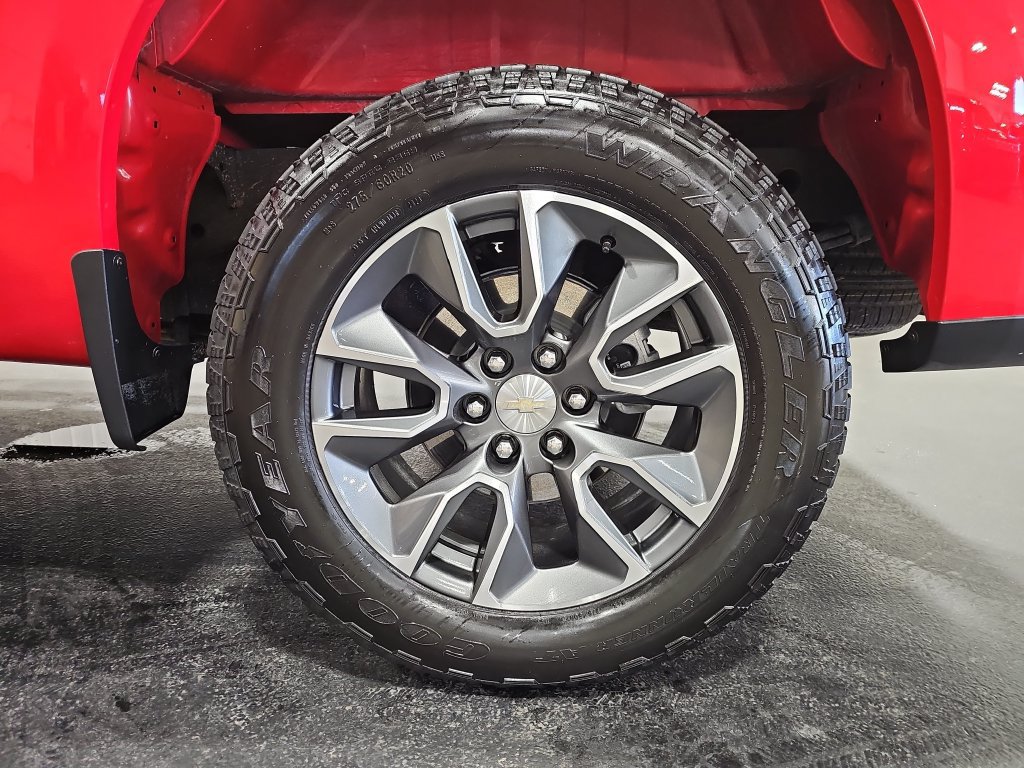 Used 2024 Chevrolet Silverado 1500 LT AWD/4WD image 33