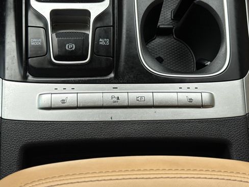 Used 2024 Kia Carnival LX FWD image 34