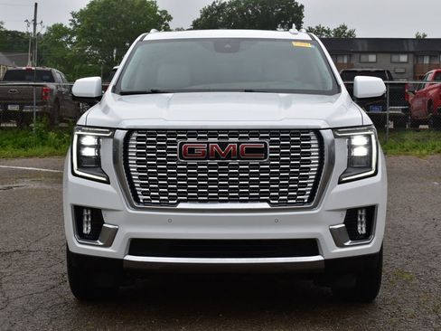 Used 2024 GMC Yukon Denali w/ Advanced Technology Package AWD/4WD image 2
