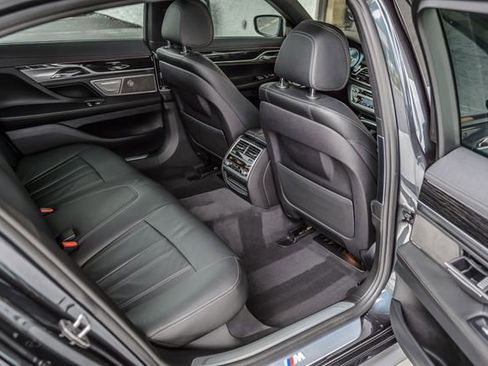 Used 2019 BMW 740i w/ M Sport Package RWD image 45