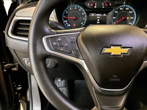 Used 2018 Chevrolet Equinox LS AWD/4WD image 24