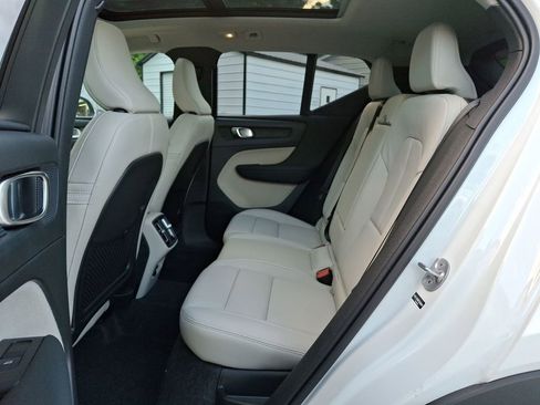 New 2026 Volvo XC40 B5 Ultra w/ Protection Package Premier image 5