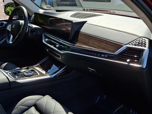 Used 2024 BMW X7 xDrive40i w/ Executive Package AWD/4WD image 11