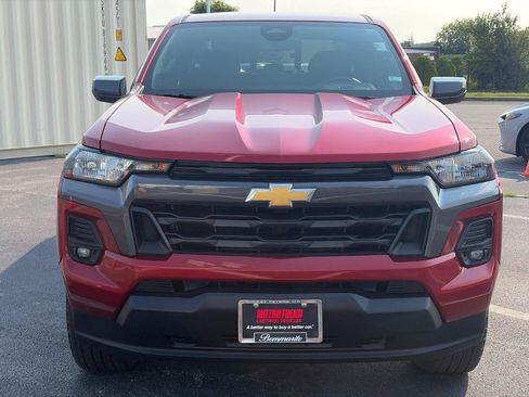 Used 2023 Chevrolet Colorado LT w/ LT Convenience Package II AWD/4WD image 2