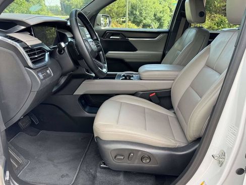 Used 2026 GMC Acadia Elevation w/ Elevation Premium Package FWD image 22
