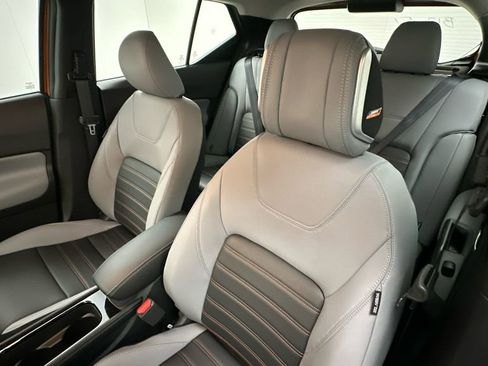 Used 2024 Nissan Kicks SR w/ SR Premium Package FWD image 9