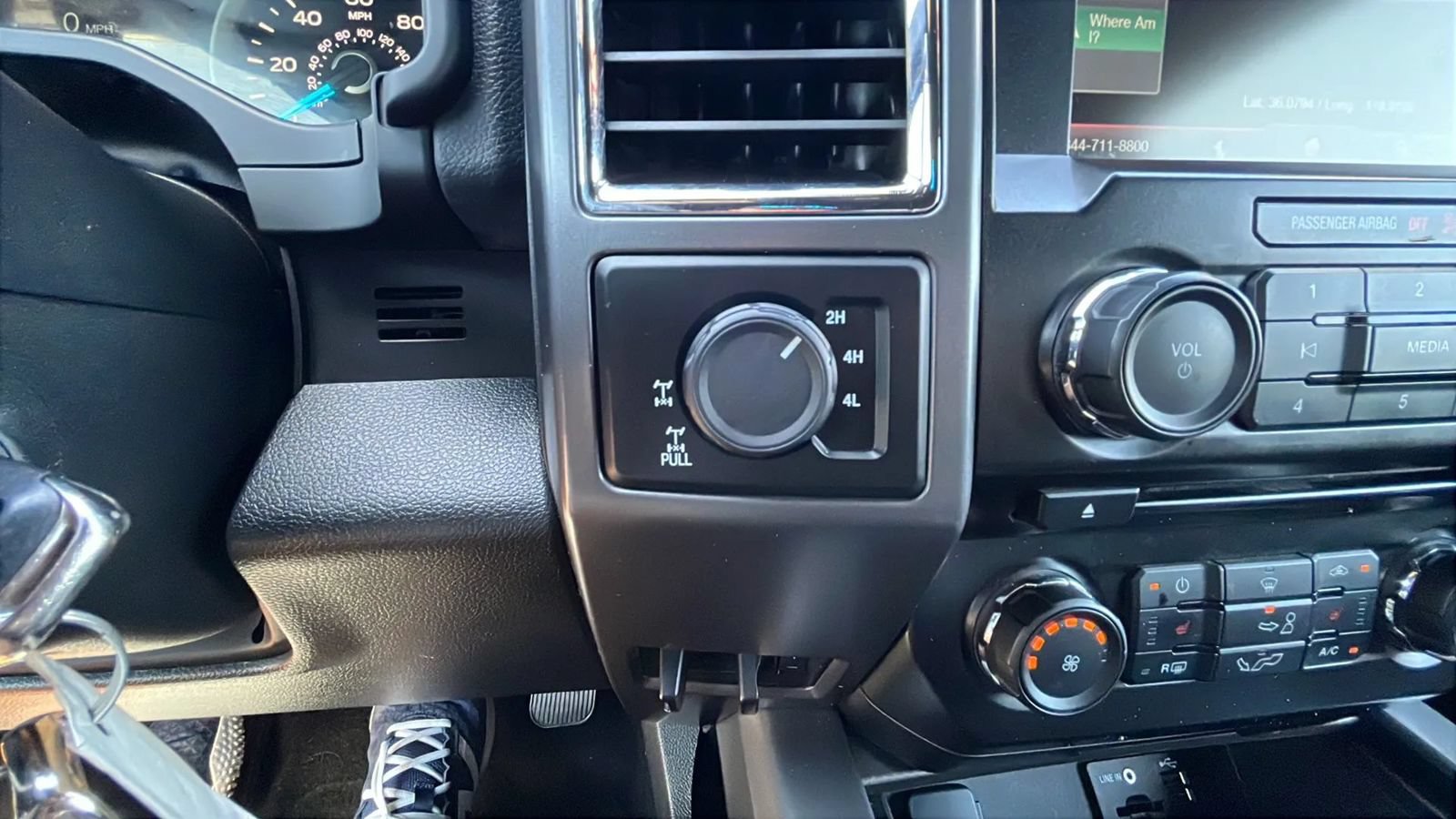 Used 2015 Ford F150 XLT w/ Equipment Group 302A Luxury AWD/4WD image 12