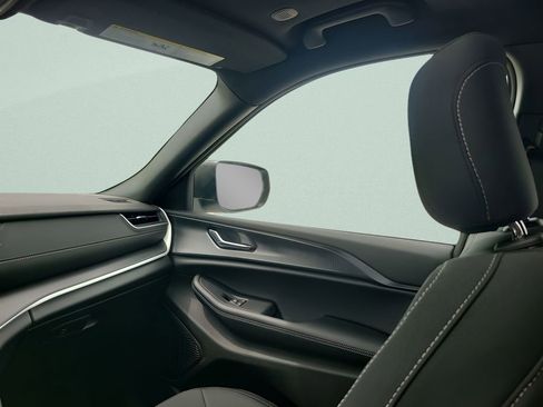 New 2025 Jeep Grand Cherokee L Laredo image 11