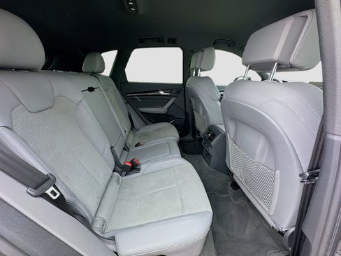 Used 2023 Audi SQ5 Premium w/ Convenience Package image 18