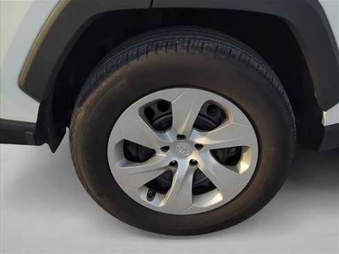 Used 2023 Toyota RAV4 LE FWD image 7