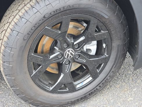 New 2026 Volkswagen Atlas Peak Edition AWD/4WD image 13