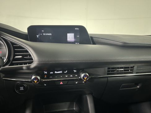 Used 2025 MAZDA MAZDA3 s image 21