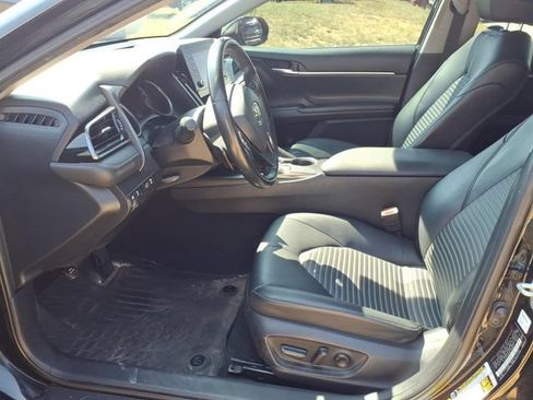 Used 2021 Toyota Camry SE FWD image 7
