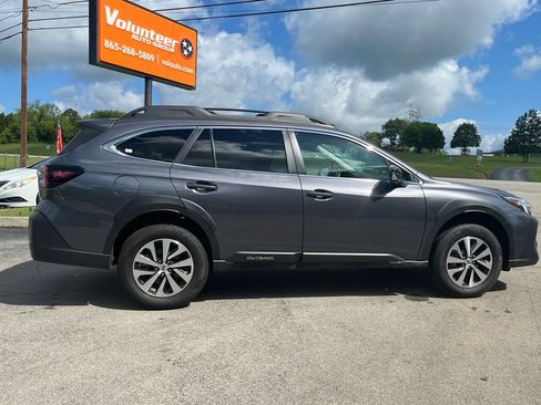 Used 2024 Subaru Outback Premium AWD/4WD image 8