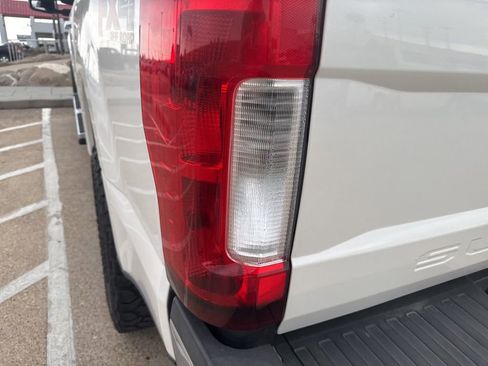 Used 2017 Ford F250 Lariat w/ Chrome Package image 10