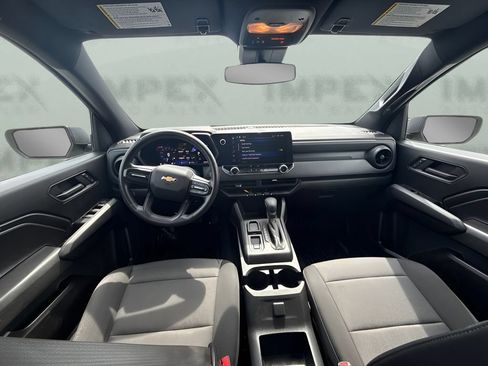 Used 2024 Chevrolet Colorado W/T RWD image 7