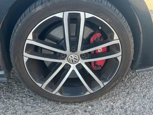 Used 2017 Volkswagen GTI Sport image 4