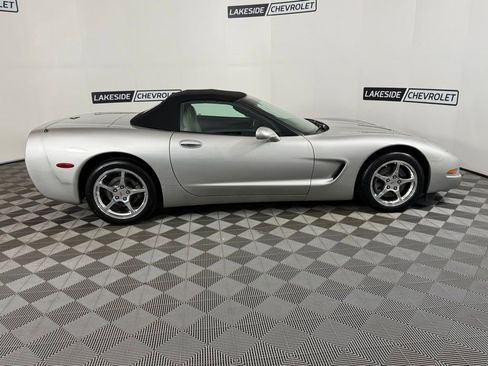 Used 2004 Chevrolet Corvette Convertible w/ Preferred Equipment Group RWD image 7