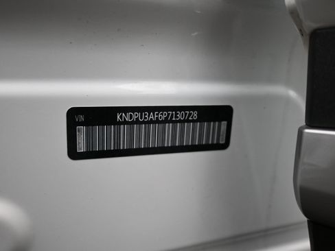 Used 2023 Kia Sportage LX image 17