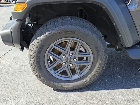 Used 2024 Jeep Wrangler Sport S image 9