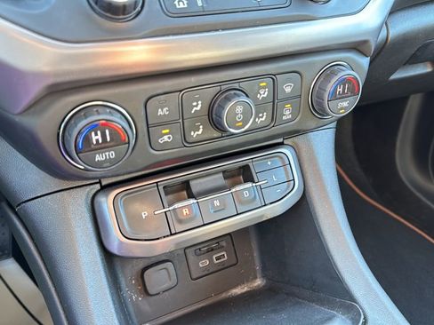 Used 2022 GMC Acadia AT4 image 27