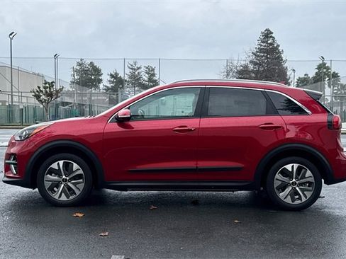 Used 2022 Kia Niro EX Premium image 7