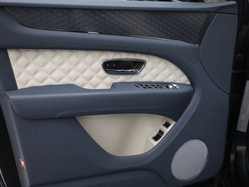 Certified 2021 Bentley Bentayga Speed image 18