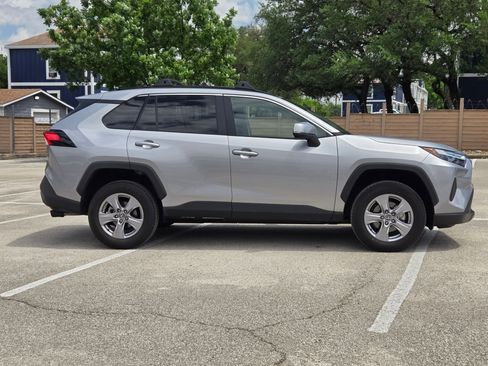 Used 2025 Toyota RAV4 XLE w/ Convenience Package image 2