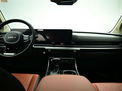 Certified 2026 Kia Carnival SX image 6