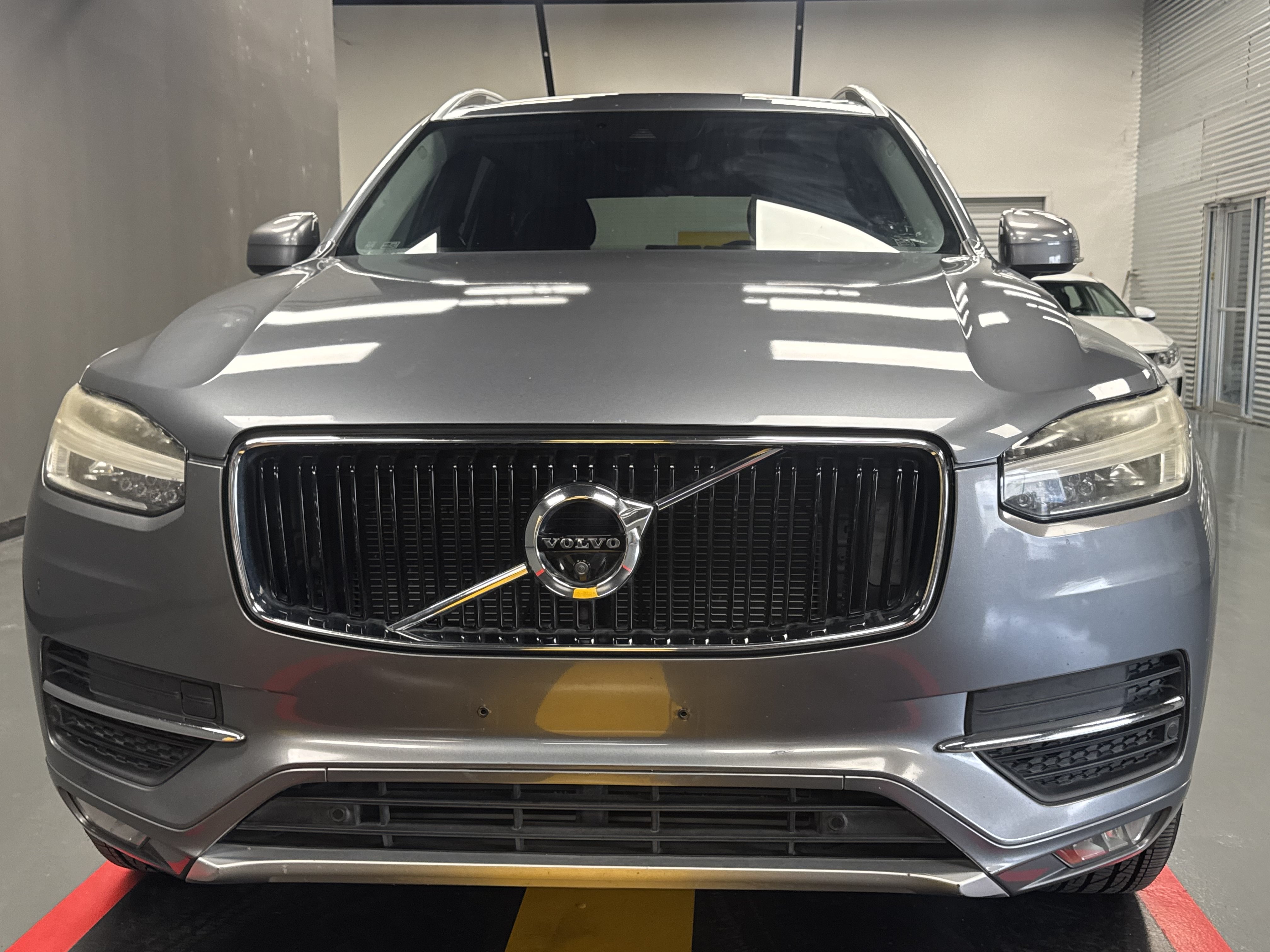 Used 2017 Volvo XC90 T6 Momentum w/ Vision Package AWD/4WD image 8