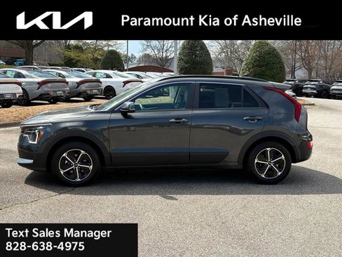 Certified 2025 Kia Niro EX image 3