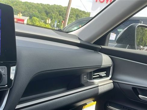 New 2025 Toyota Grand Highlander FWD image 15