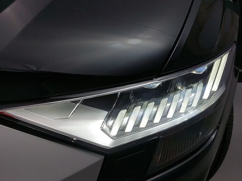 Used 2023 Audi SQ8 Prestige AWD/4WD image 34
