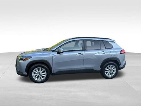 Used 2024 Toyota Corolla Cross LE AWD/4WD image 4