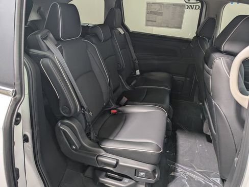 New 2026 Honda Odyssey Touring image 26