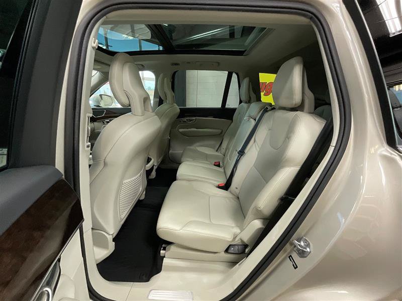 Used 2016 Volvo XC90 T6 Momentum w/ Momentum Plus Package AWD/4WD image 28