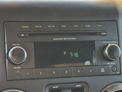 Used 2018 Jeep Wrangler Unlimited Sport S image 19